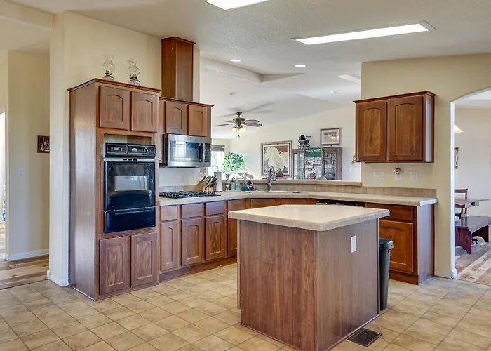 15 Mi To Kartchner Caverns: Quiet Gem W/ Mtn Views Holiday home Benson