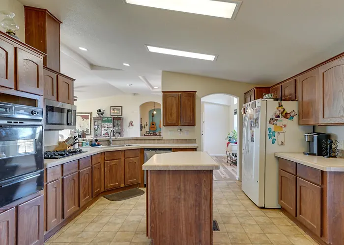 15 Mi To Kartchner Caverns: Quiet Gem W/ Mtn Views Holiday home Benson